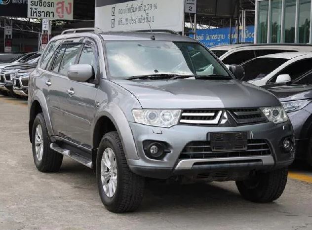 mitsubishi pajero 2015