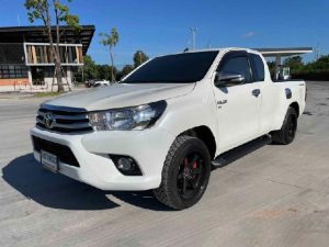 toyota hilux mt