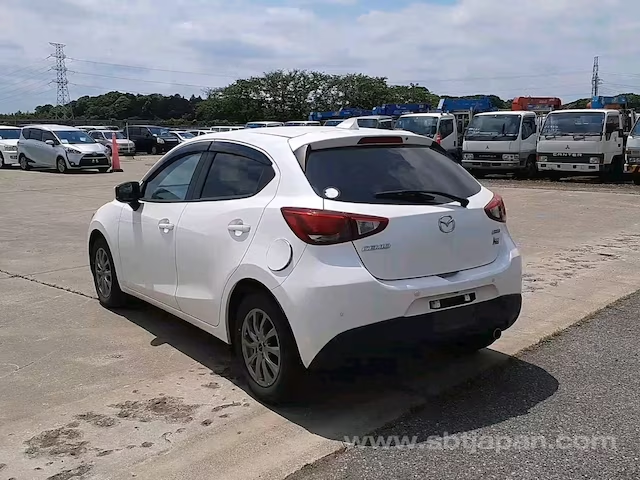 Mazda demio